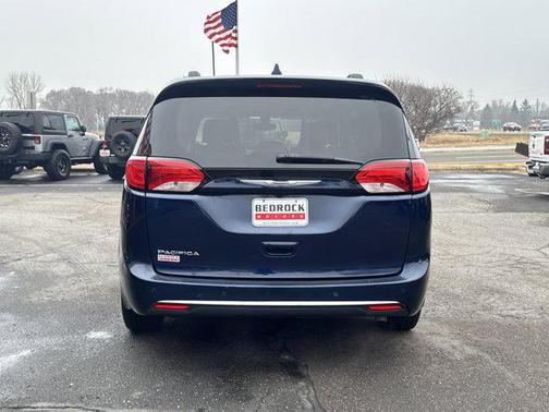 2018 Chrysler Pacifica Touring-L