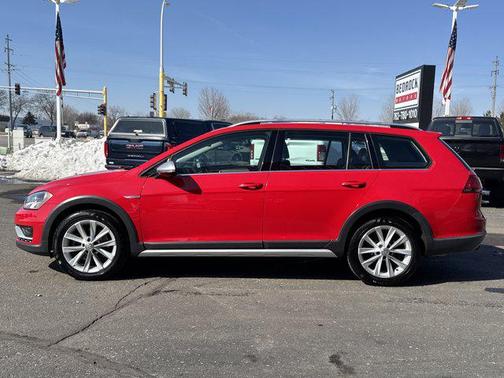 2017 Volkswagen Golf Alltrack TSI S