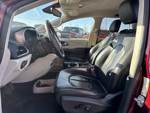 2018 Chrysler Pacifica Touring-L