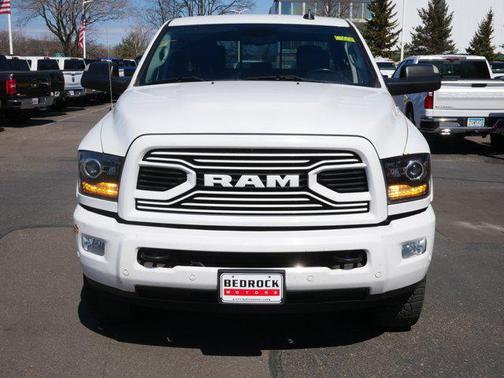 2018 RAM 2500 Laramie Crew Cab 4x4 6'4' Box