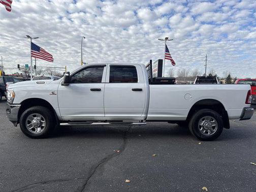 2023 RAM 2500 Tradesman Crew Cab 4x4 8' Box
