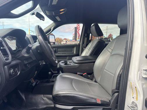 2023 RAM 2500 Tradesman Crew Cab 4x4 8' Box