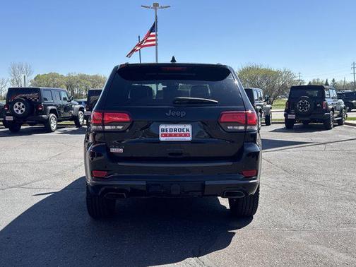 Diamond Black Crystal Pearlcoat 2018 Jeep Grand Cherokee High Altitude