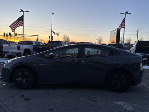 2025 Toyota Prius LE