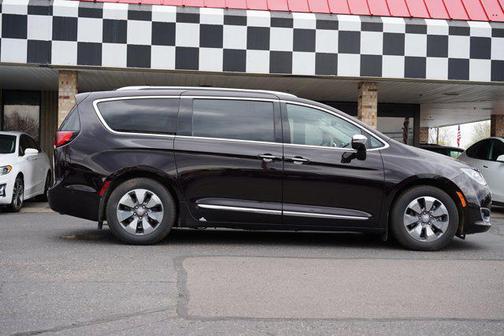 2018 Chrysler Pacifica Hybrid Limited