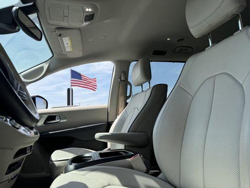 2018 Chrysler Pacifica Hybrid Limited