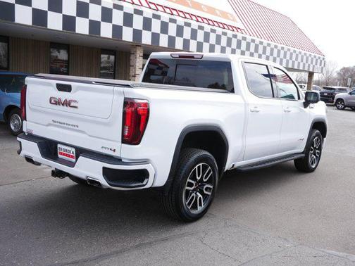 2022 GMC Sierra 1500 AT4