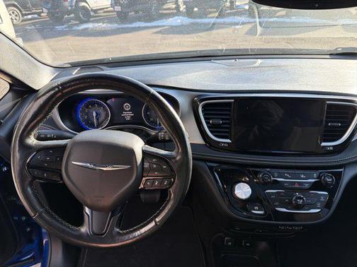 2021 Chrysler Pacifica Touring