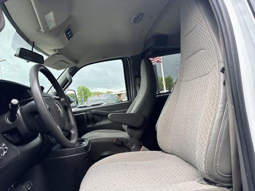 2017 Chevrolet Express 3500 LT