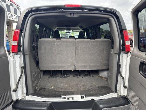 2017 Chevrolet Express 3500 LT