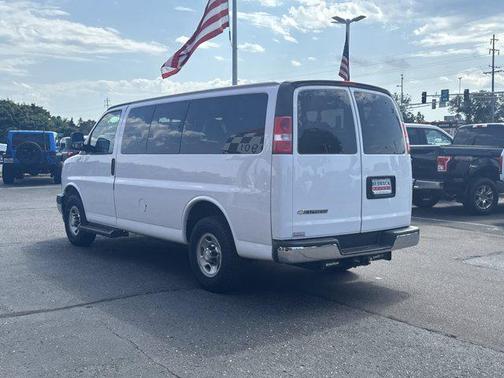2017 Chevrolet Express 3500 LT