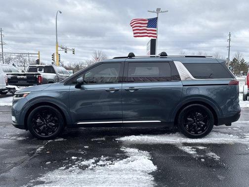 2023 Kia Carnival SX