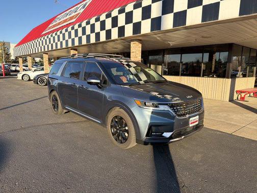 2023 Kia Carnival SX