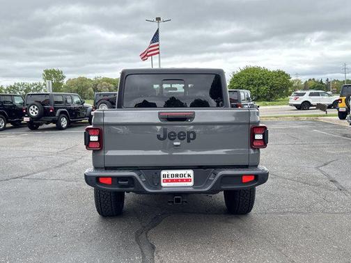 Sting-Gray Clearcoat 2021 Jeep Gladiator Sport