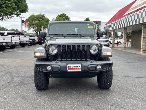 Sting-Gray Clearcoat 2021 Jeep Gladiator Sport