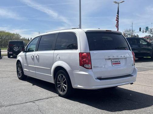 White Knuckle Clearcoat 2017 Dodge Grand Caravan SXT