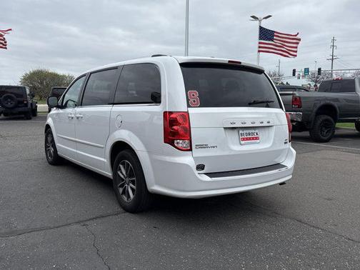 White Knuckle Clearcoat 2017 Dodge Grand Caravan SXT