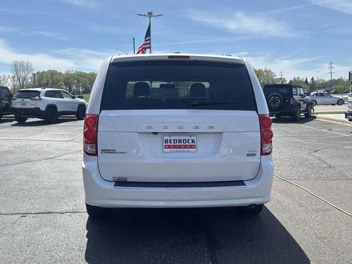 White Knuckle Clearcoat 2017 Dodge Grand Caravan SXT