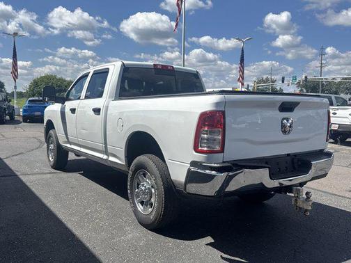 2024 RAM 2500 Tradesman Crew Cab 4x4 6'4' Box