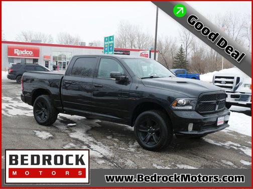 2017 RAM 1500 Night Crew Cab 4x4 5'7' Box