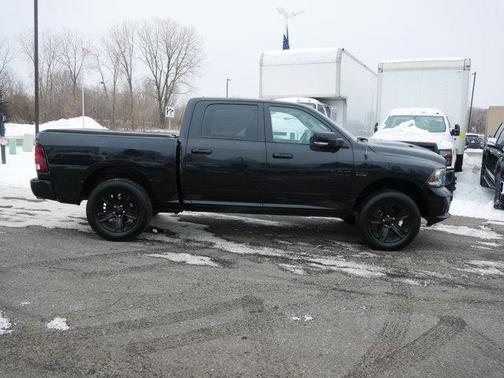 2017 RAM 1500 Night Crew Cab 4x4 5'7' Box