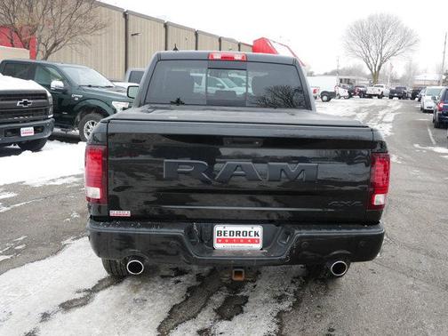 2017 RAM 1500 Night Crew Cab 4x4 5'7' Box