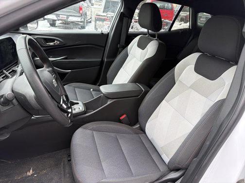 2025 Chevrolet Trax FWD 1RS