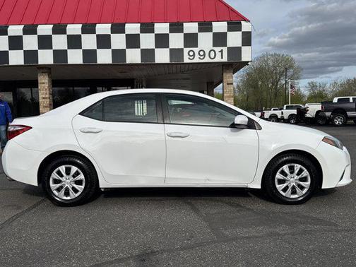 Super White 2015 Toyota Corolla L