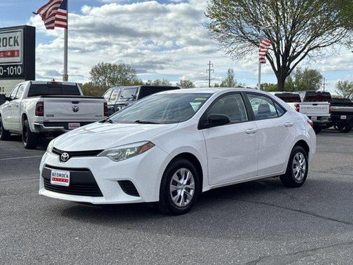 Super White 2015 Toyota Corolla L