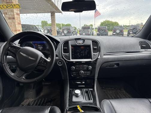 Gloss Black 2018 Chrysler 300 S