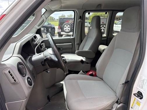 Oxford White 2013 Ford E350 Super Duty XLT