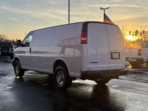 2021 Chevrolet Express 2500 RWD 2500 Regular Wheelbase WT