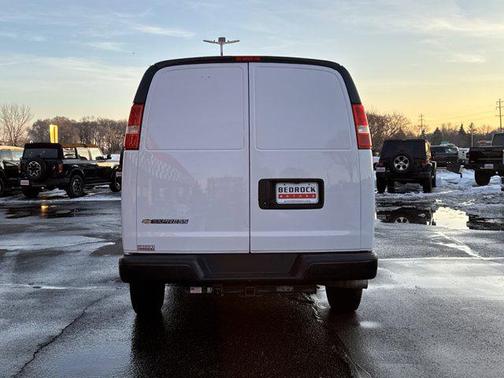 2021 Chevrolet Express 2500 RWD 2500 Regular Wheelbase WT