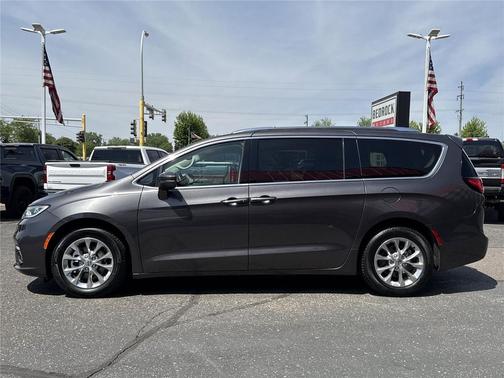 Granite Crystal Metallic Clearcoat 2021 Chrysler Pacifica Touring L
