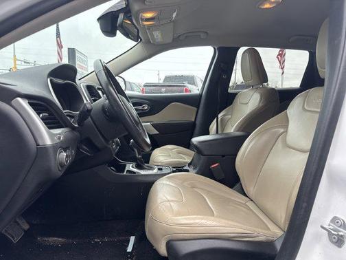 Bright White Clearcoat 2018 Jeep Cherokee Limited
