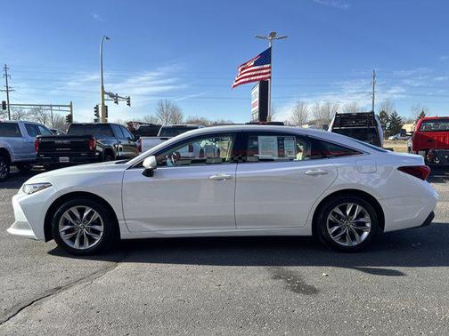 2021 Toyota Avalon XLE