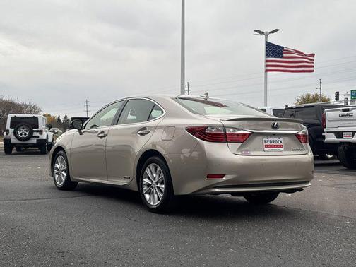 2013 Lexus ES 300h Base