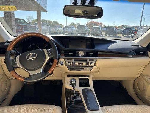 2013 Lexus ES 300h Base
