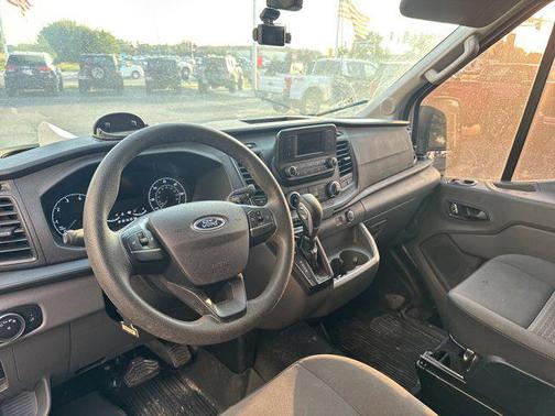 2022 Ford Transit-250 Base