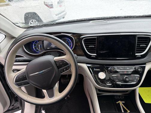 2021 Chrysler Pacifica Hybrid Limited