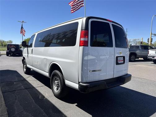 Summit White 2022 Chevrolet Express 2500 LT