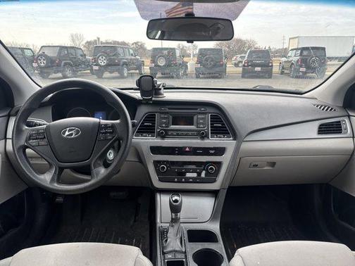 Quartz White Pearl 2015 Hyundai SONATA SE