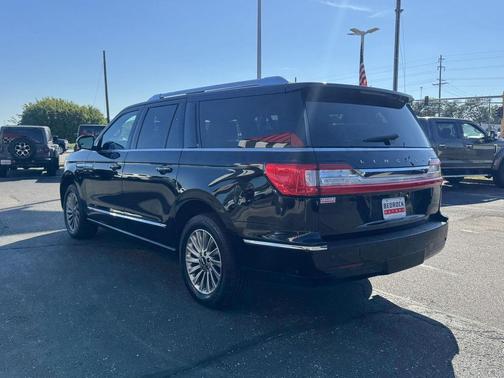 Infinite Black 2021 Lincoln Navigator Standard L