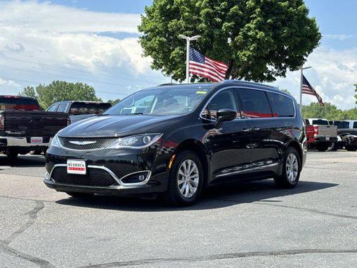 2018 Chrysler Pacifica Touring-L