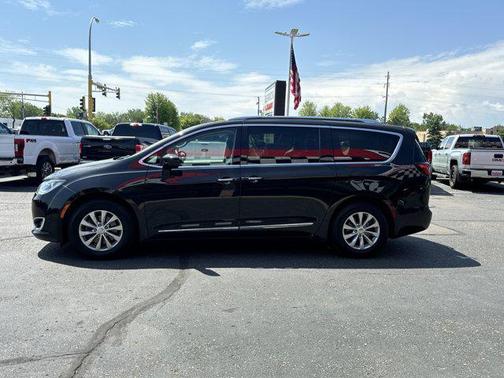 2018 Chrysler Pacifica Touring-L