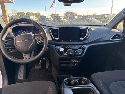 2022 Chrysler Pacifica Touring