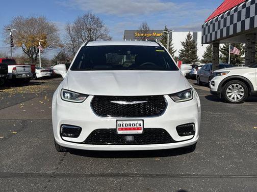 2022 Chrysler Pacifica Touring
