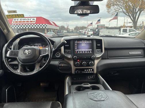 2019 RAM 3500 Laramie Crew Cab 4x4 8' Box