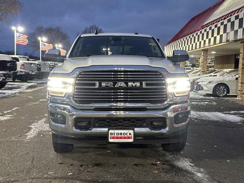 2019 RAM 3500 Laramie Crew Cab 4x4 8' Box