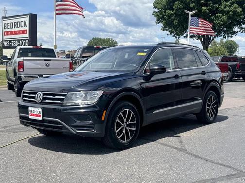 Deep Black Pearl 2021 Volkswagen Tiguan 2.0T SE 4MOTION
